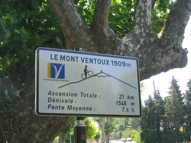 077 erstes_Schild_beim_Anstieg_auf_den_Mont_Ventoux
